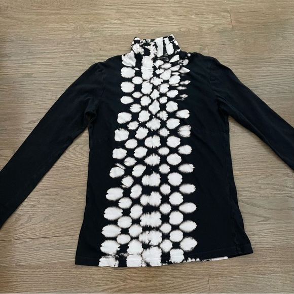Raquel Allegra Women's Black and White Tye Dye Slim Fit Lightweight Turtleneck - Picture 3 of 14